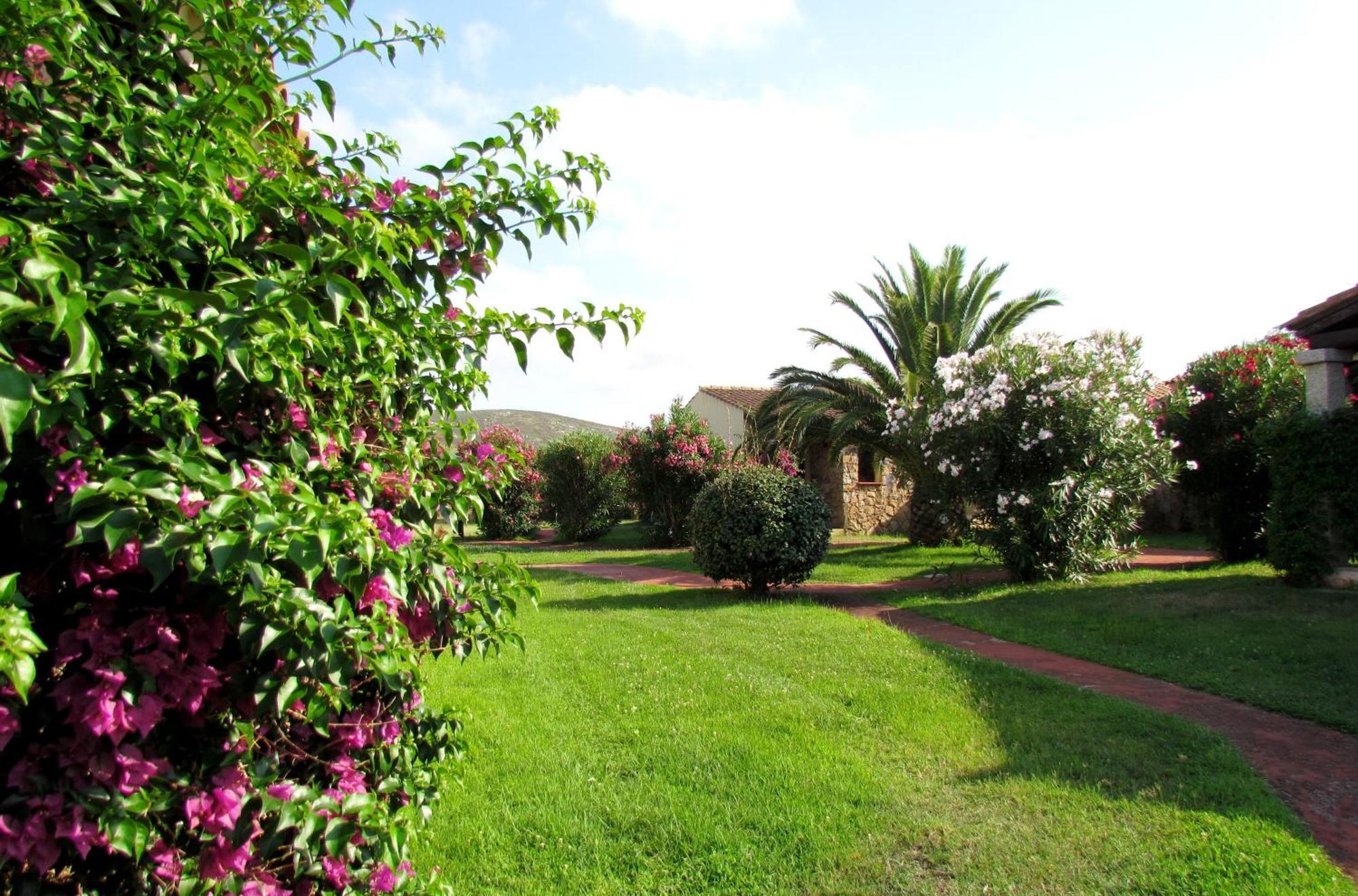 Li Suari Club Village San Teodoro  Exteriör bild