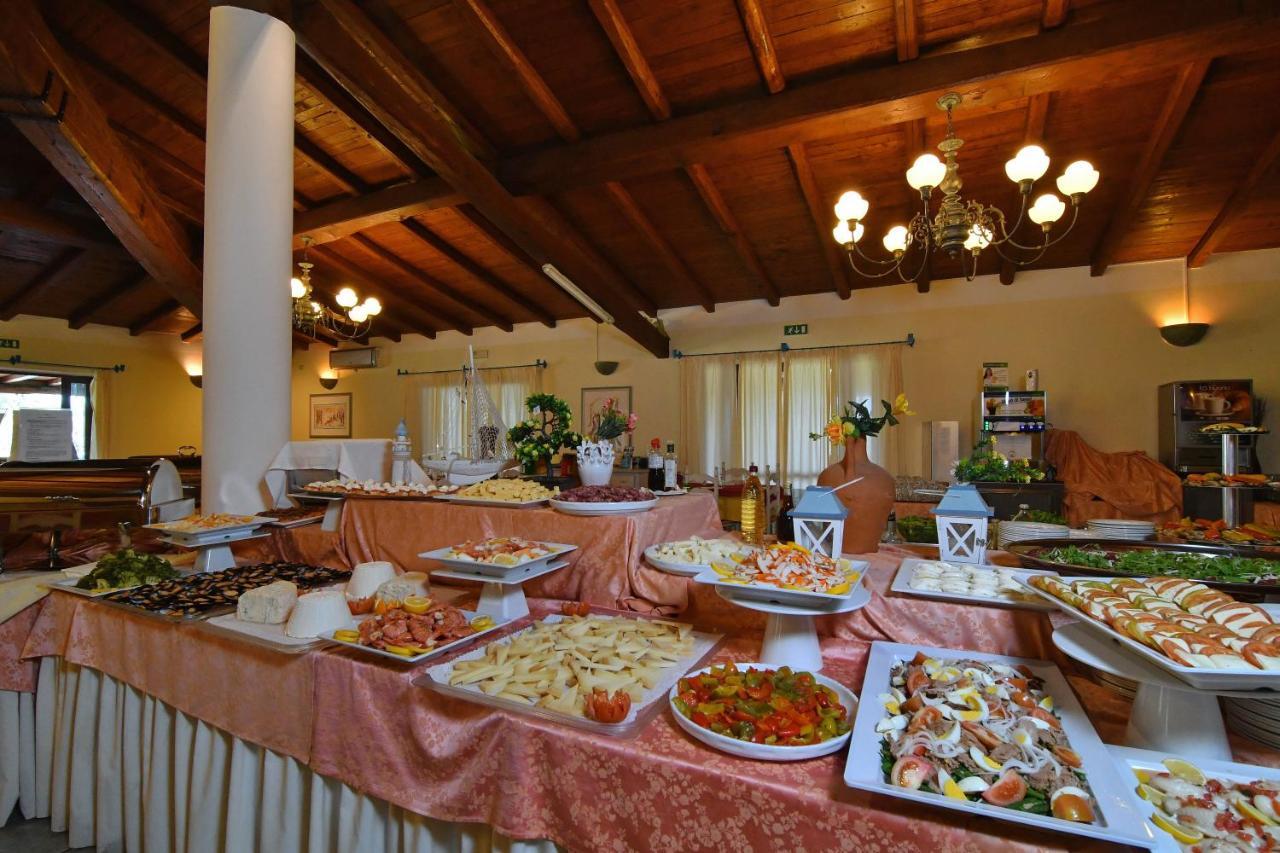 Li Suari Club Village San Teodoro  Exteriör bild